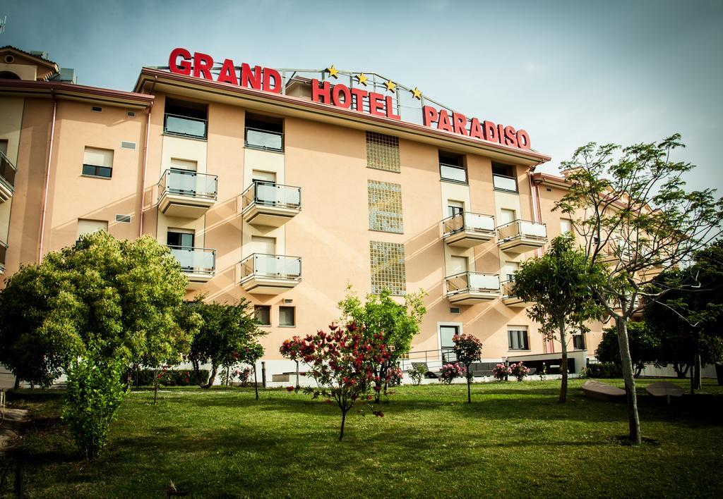 Grand Paradiso Hotel