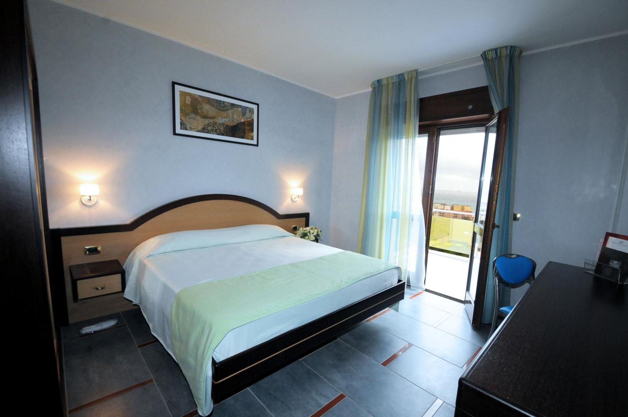 Grand Paradiso Hotel