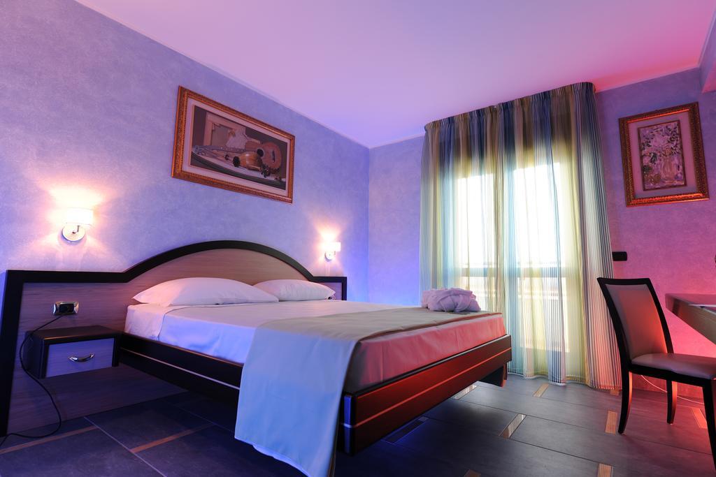 Grand Paradiso Hotel